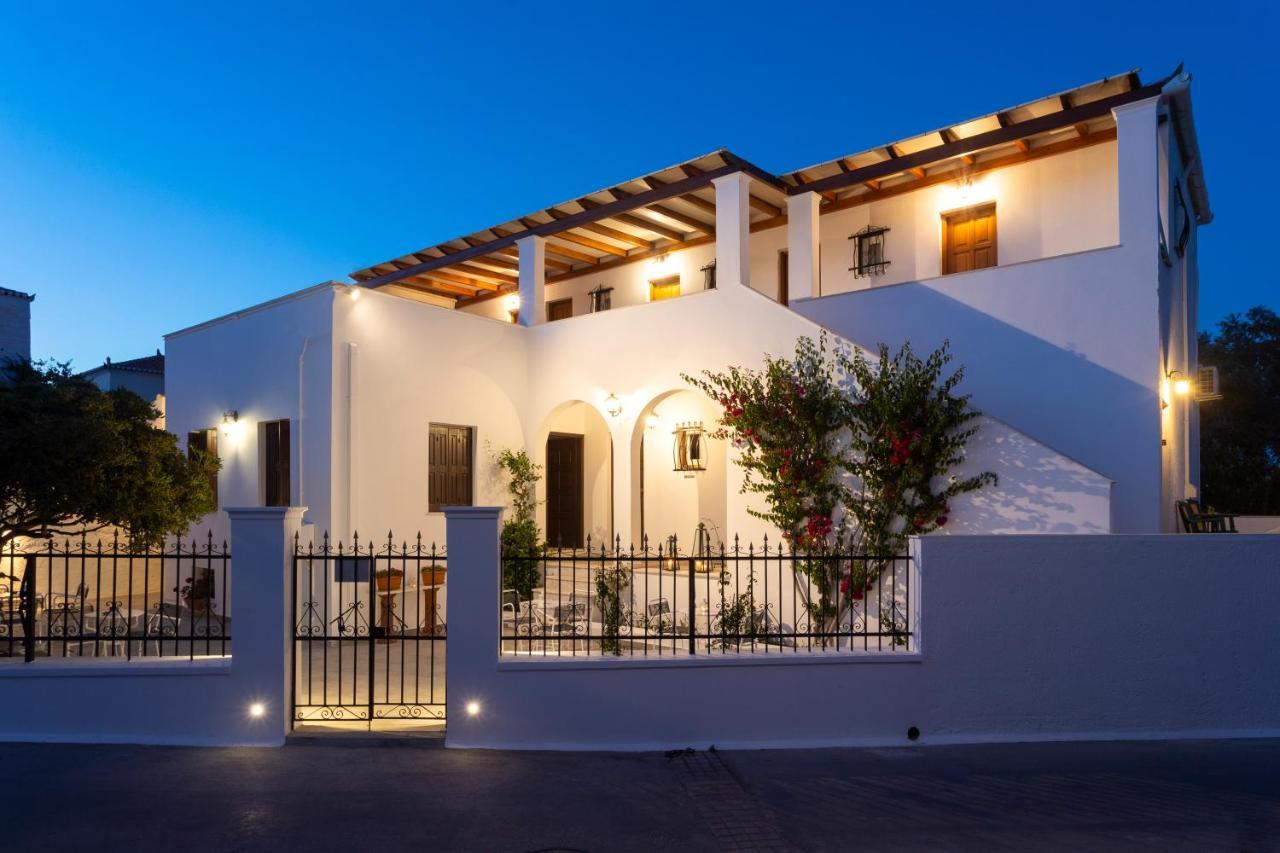 Villa Kriezi Spétses Exteriör bild