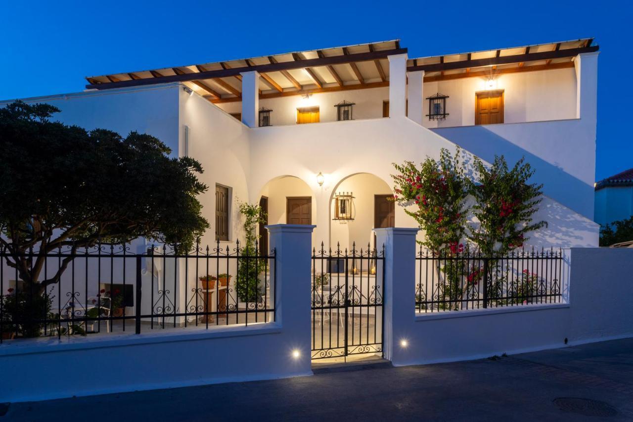 Villa Kriezi Spétses Exteriör bild